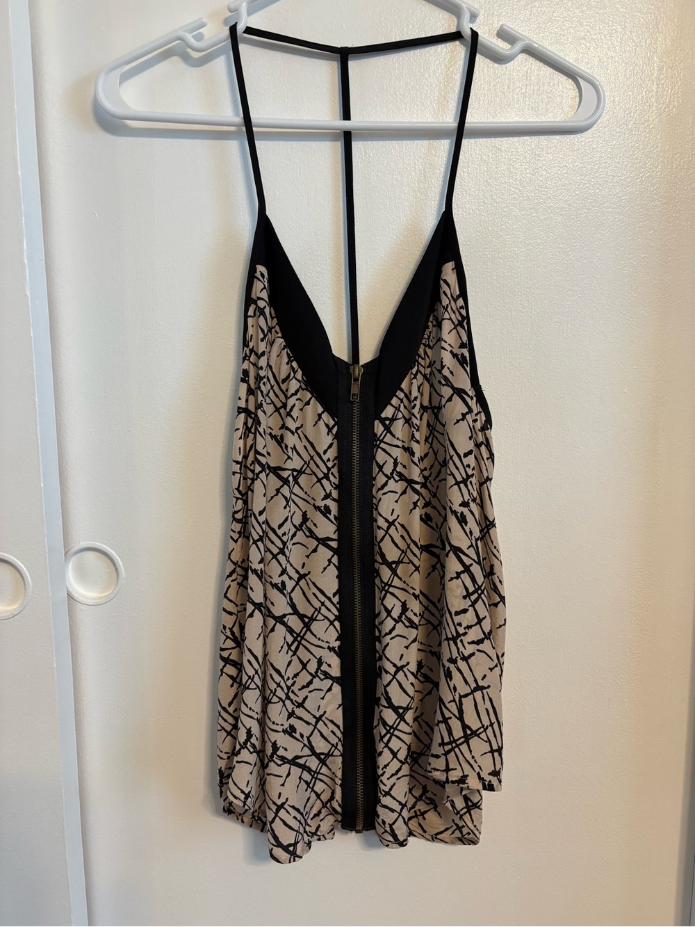 silence + noise Beige Cami with Black Abstract Print & Front Zip